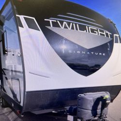 2021 TWILIGHT SIGNATURE 2100