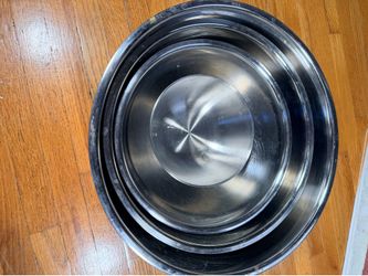 Tramontina ProLine Stainless Steel Mixing Bowls Set of 3 Plus 1 Unbranded Bowl