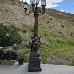 Beautiful Light Statue Lamp Make An Offer