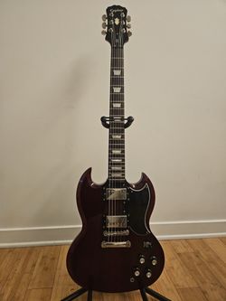 Epiphone SG Standard / G-400 Electric Guitar Red Cherry Color Black Pickguard Year 2010