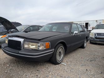 1994 Lincoln Town Car PARTS @ U-Pull Auto Parts DD3974