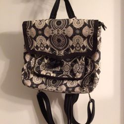 SAKROOTS Convertible Backpack/crossbody Purse