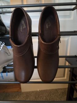 New easy Street women's brown booties sz 10m