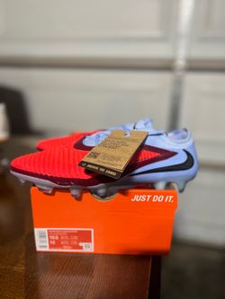 Nike phantom low elite soccer cleats