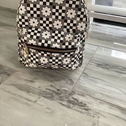 Block And White Flower Backpack 