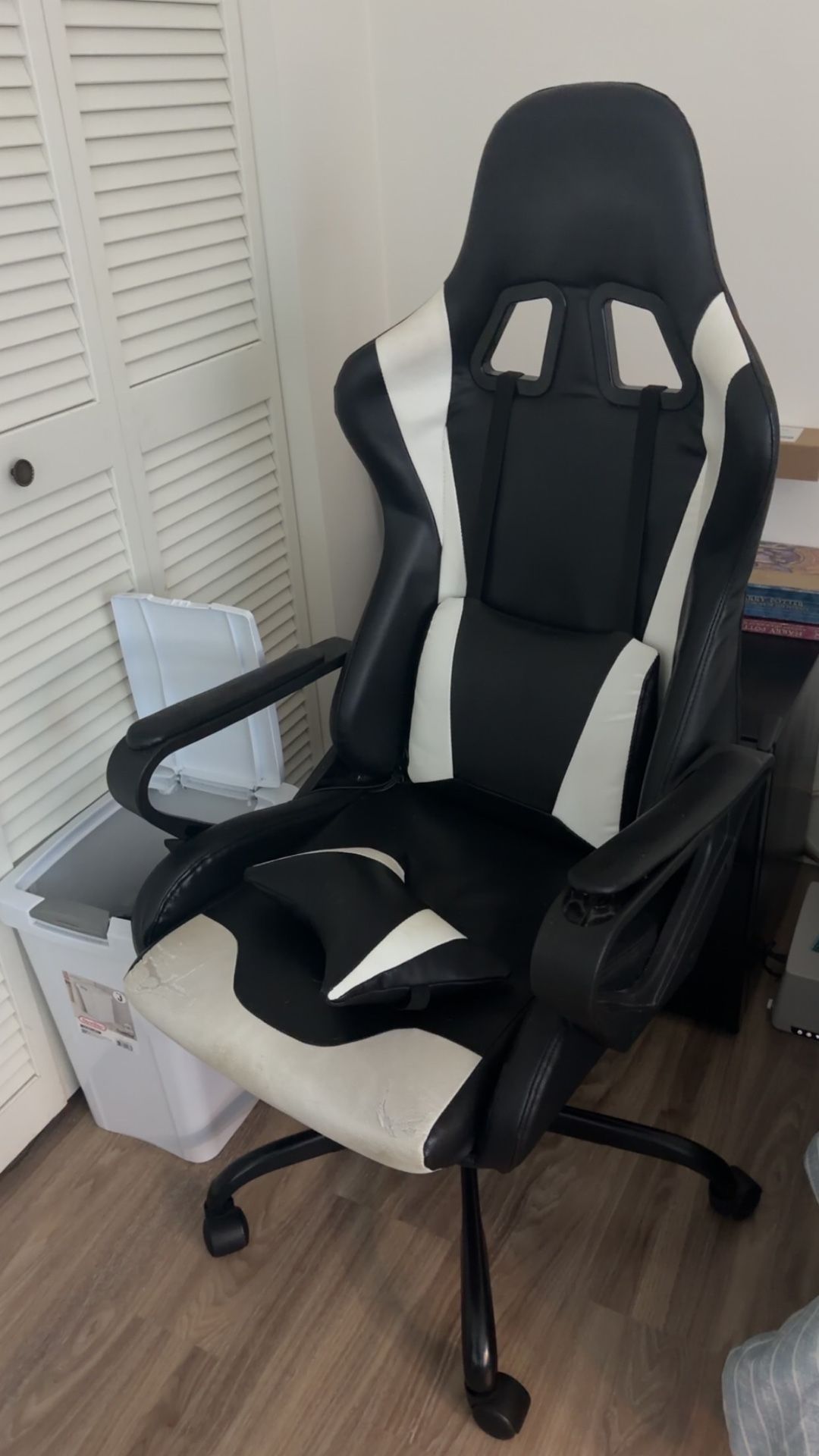 Free gaming chair