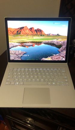 Microsoft Surface Book 2 13.5"(Intel Core i5, 8GB RAM, 256 GB), silver