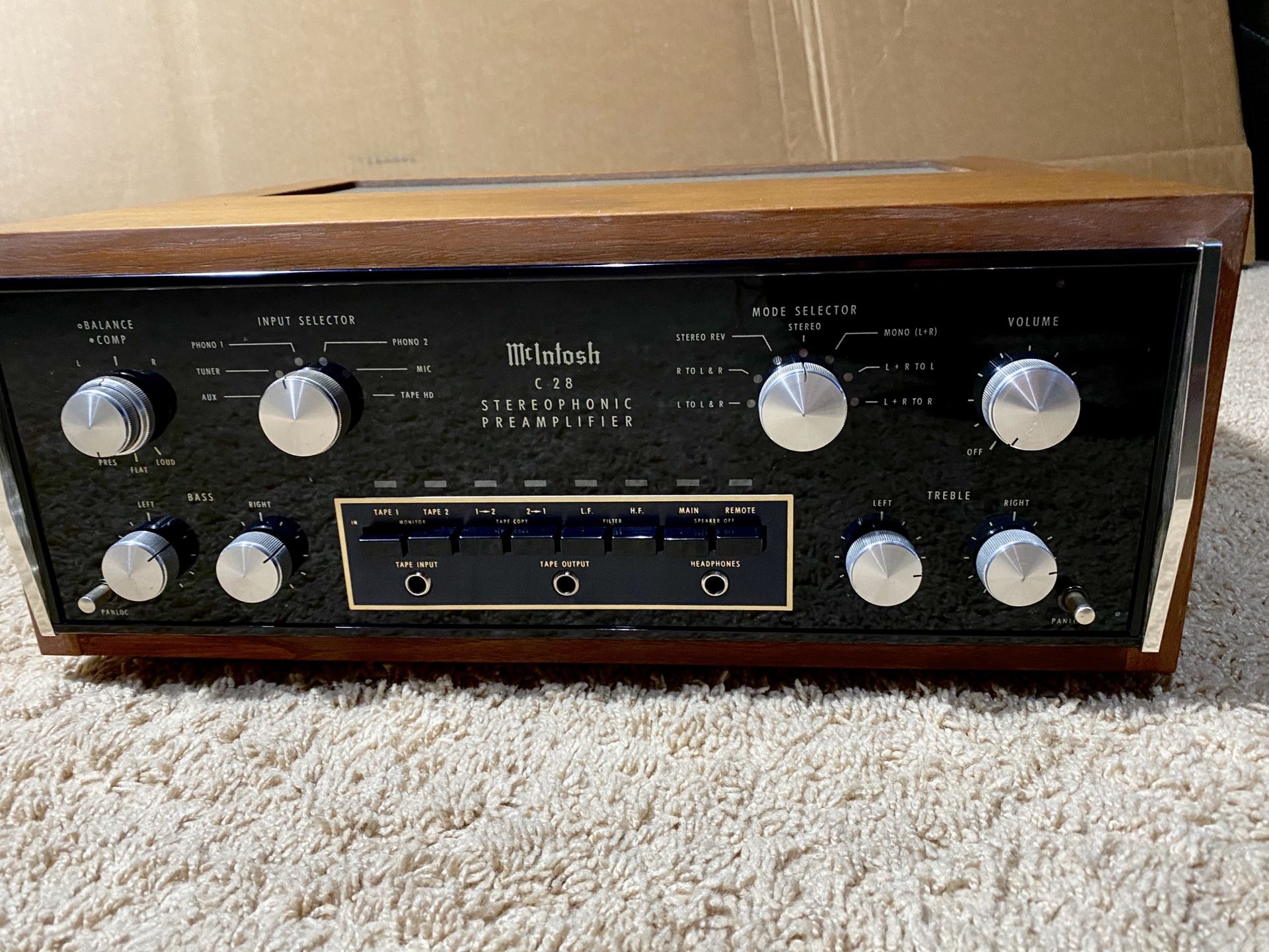 McIntosh C28 Preamp
