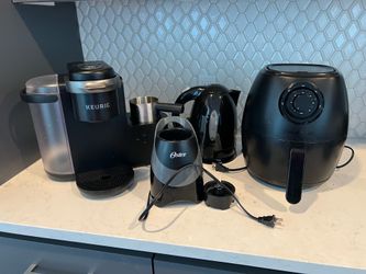 Kitchen favorites- keuring, air fryer, electric water pot