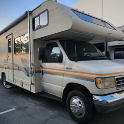 A Perfect Class C Motorhome Just 38K Miles