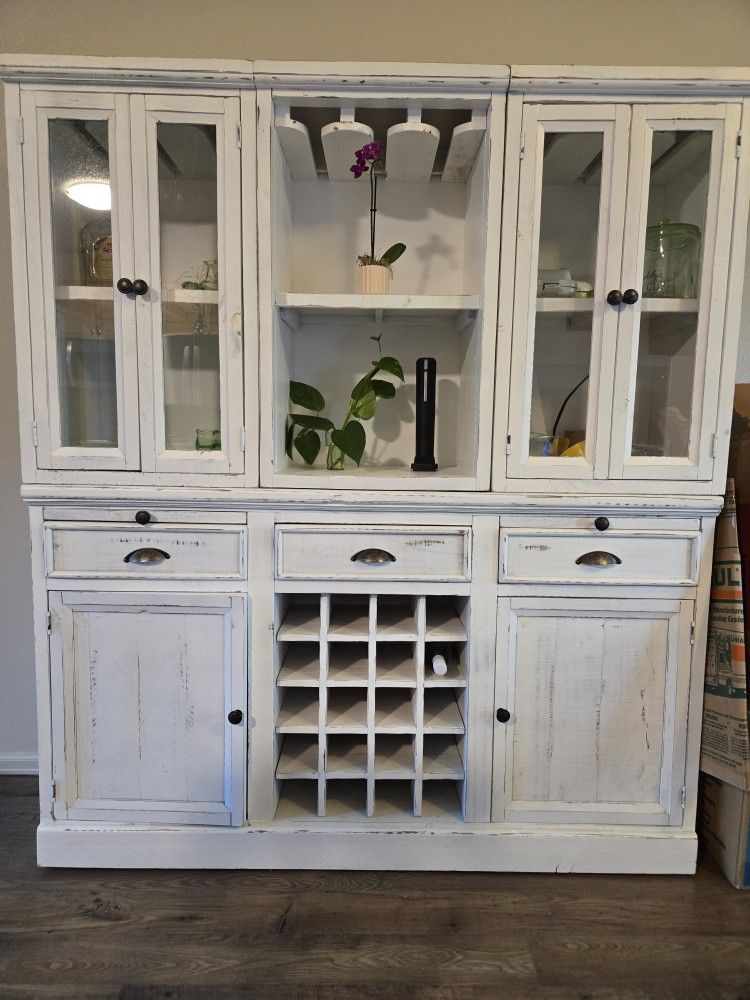 Dining Room Table With 8 Chairs And Matching Hutch