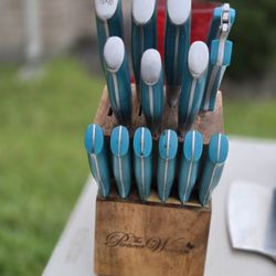 PIONEER WOMAN KNIFE SET AND POTS