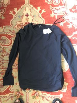 Under armor long sleeve woman’s shirt
