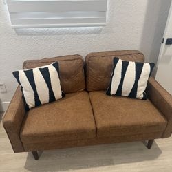 Sofa De Dos Plazas Cuero Sintetico/ Faux Leahe