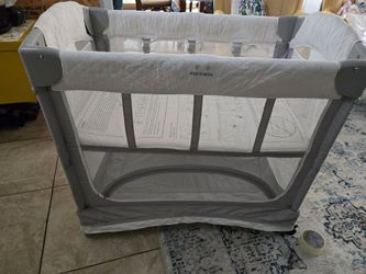 Arm's reach Pack 'n Play