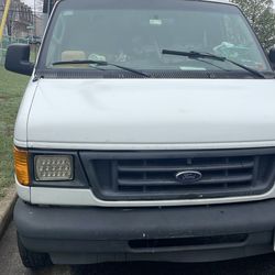 2005 ford E150