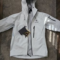 Arc'teryx Alpha SV MENS white Large