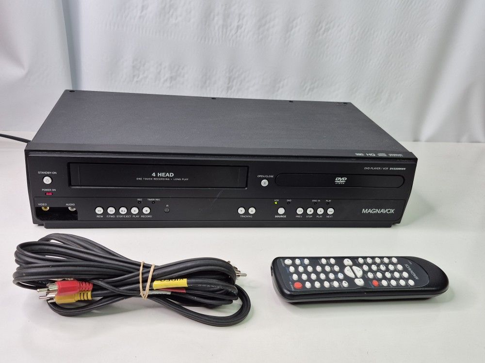 MAGNAVOX VCR/DVD COMBO.