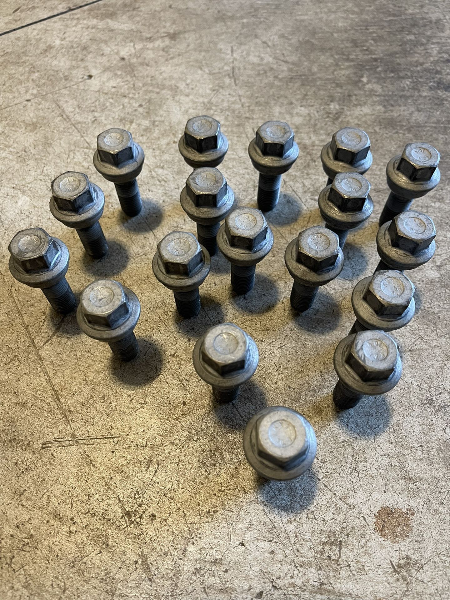 Sprinter Van Wheel Lug Bolts Nuts