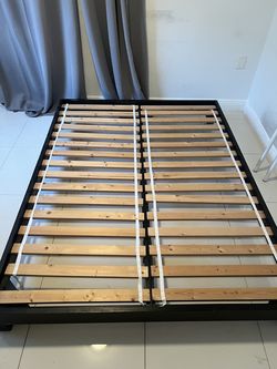 Full Size Wood Platform Bed Frame with Solid Wood Slats