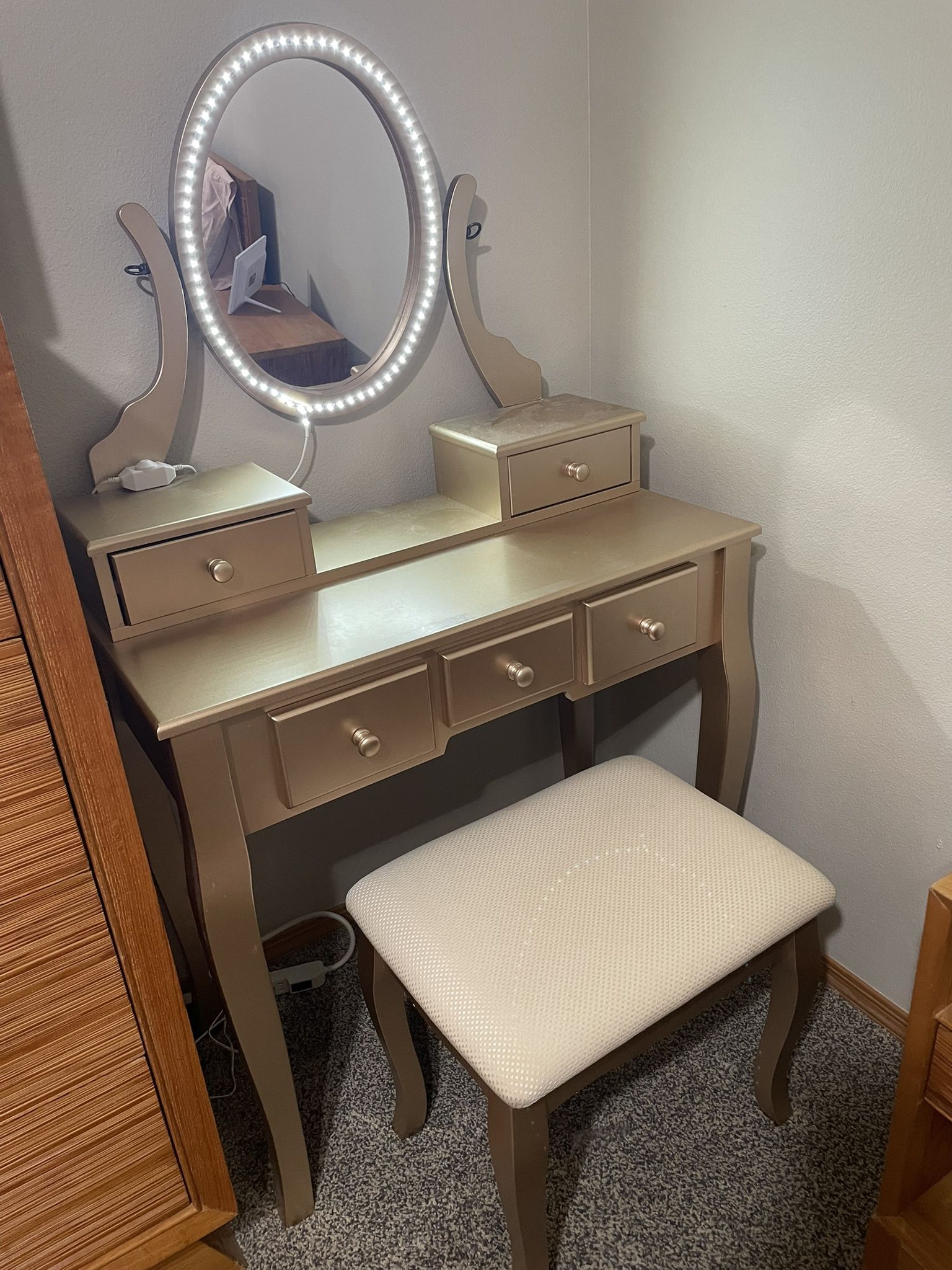 Vanity Table with LED Mirror