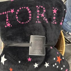 Victoria’s Secret Blanket ( One Size)