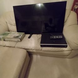 Magnavox Blue Ray w/ Remote, 47 inch Samsung Smart TV w/ Remote & Up to a "47" inch Wall Mount Bracket 