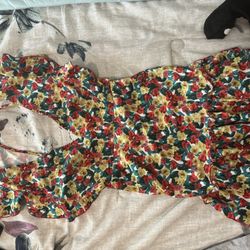 Lightly Used Woman’s Clothes/dresses