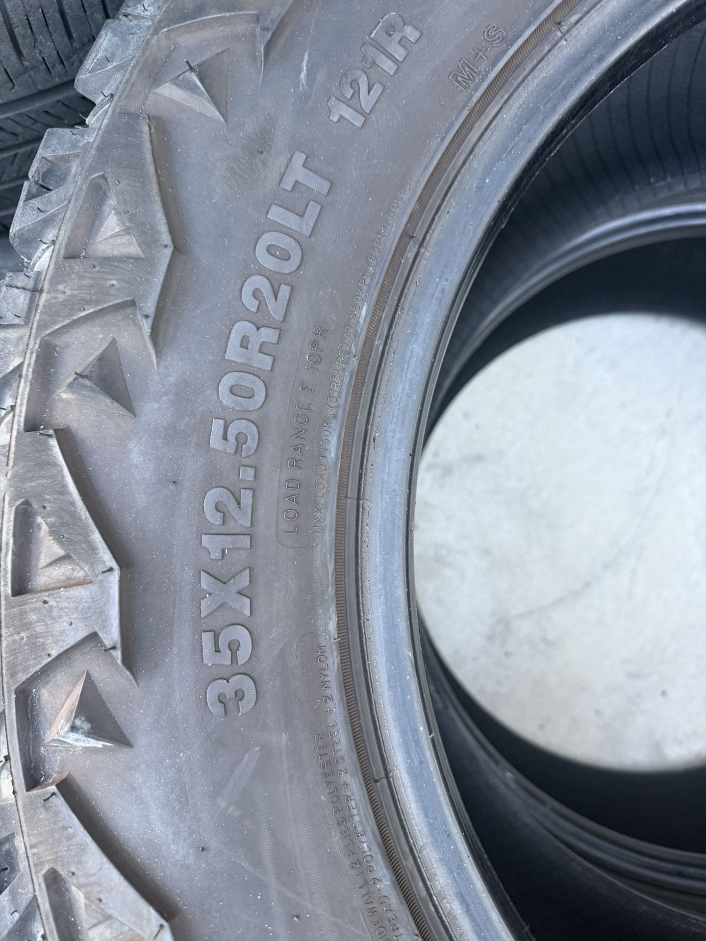 Venom Power 35X12.50R20LT Terra Hunter Xt