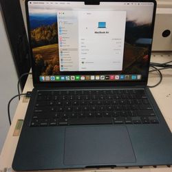 APPLE Air M3 13" Laptop 