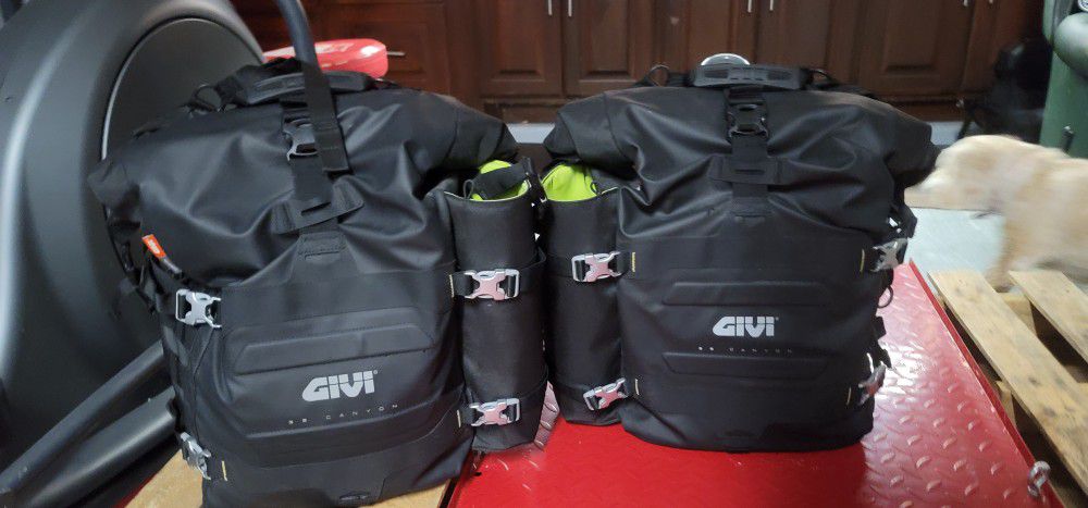 Givi 35L Canyon Motorcycle Panniers