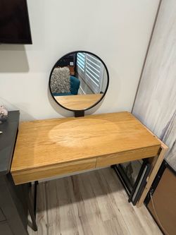 make up vanity