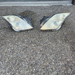 2011 Mercury Milan Pair Of Headlights With Bulbs. 