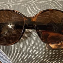 Sunglasses 🕶️  Raquel Welch 