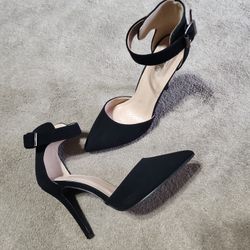 Black Suede Heels Sz 8