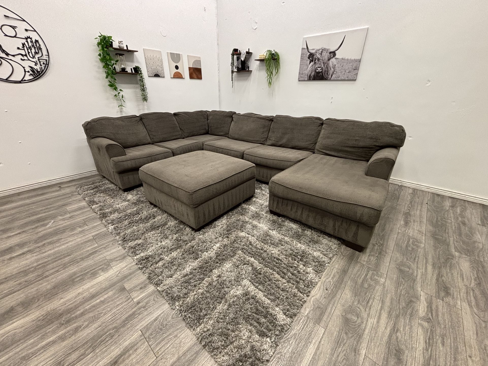 Sectional Couch - Free Delivery