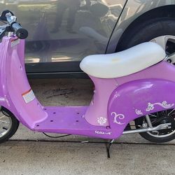 Used Razor KIKI Scooter 