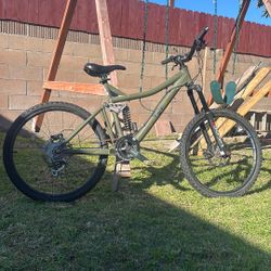 Free 2008 Iron Horse 7.5 Full Suspension Mountain Bike