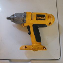 DEWALT 1/2 IMPACT WRENCH
