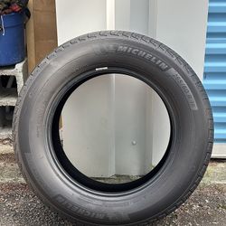 1 Used Tire Michelin Primacy LTX 265/60R18 About 65% Tread. 