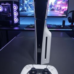 PS5 slim W/ Disc Drive 