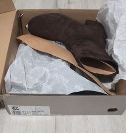 New Boots Kenneth Cole size 7.5