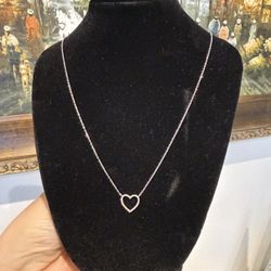 10K White Gold Natural Diamonds Heart Pendant Necklace Perfect For Valentines Day