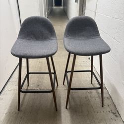 2 Bar Stools 