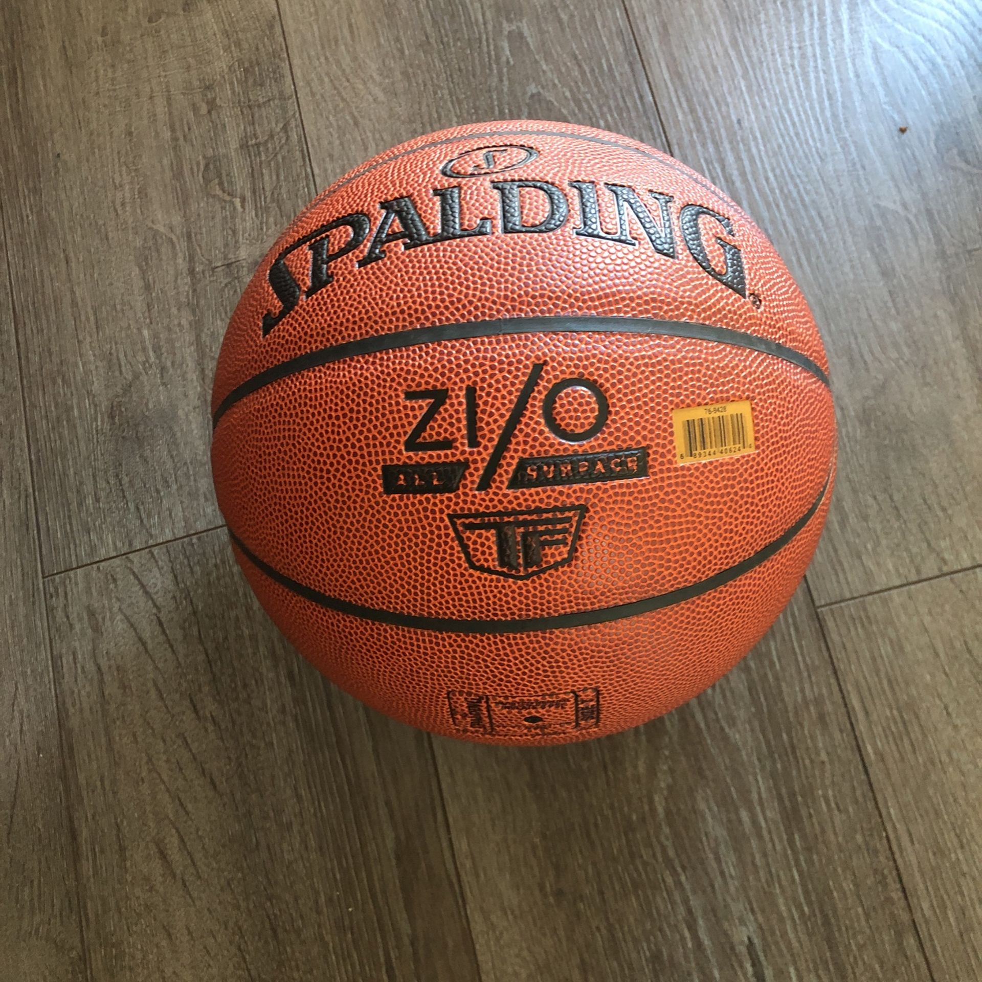 Indoor/Outdoor Spalding ZI/O Basketball Size 7