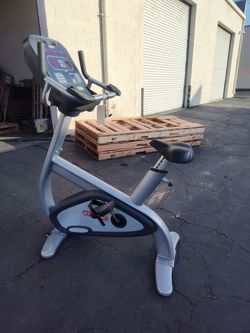 Star Trac Pro Upright Bike In Excellent Condition 