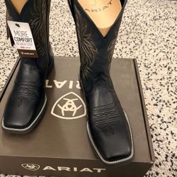 ARIAT BOOTS NEW 11.5