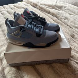 Jordan 4 University Blue