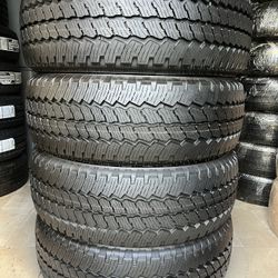 Set Of Takeoff Bridgestone Dueler A/T (275/65/20)