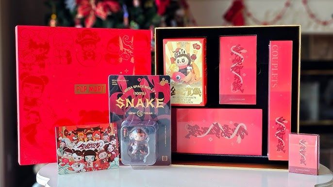 POP MART 100% Mega Space Molly Year Of The Snake 2025 Limited Series Gift Box!